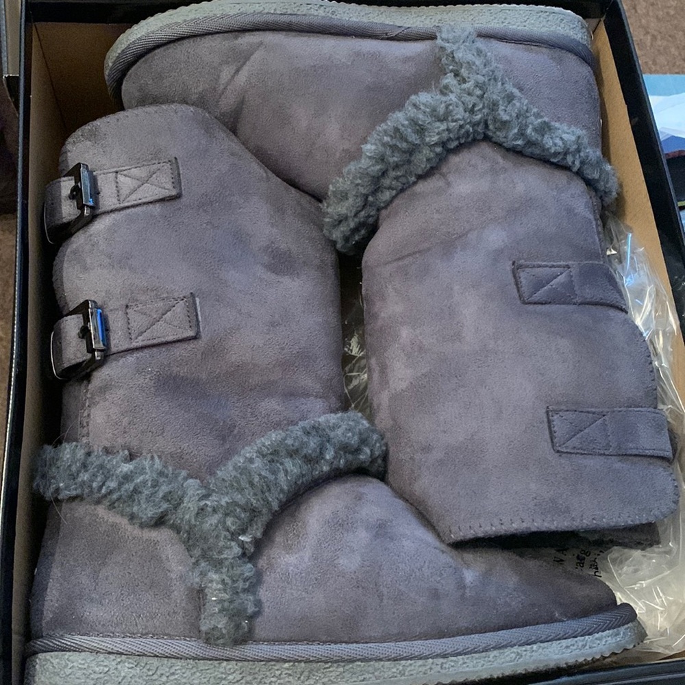 Boots willow bee